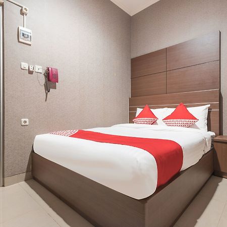Oyo 383 Env Residence Джакарта Екстер'єр фото