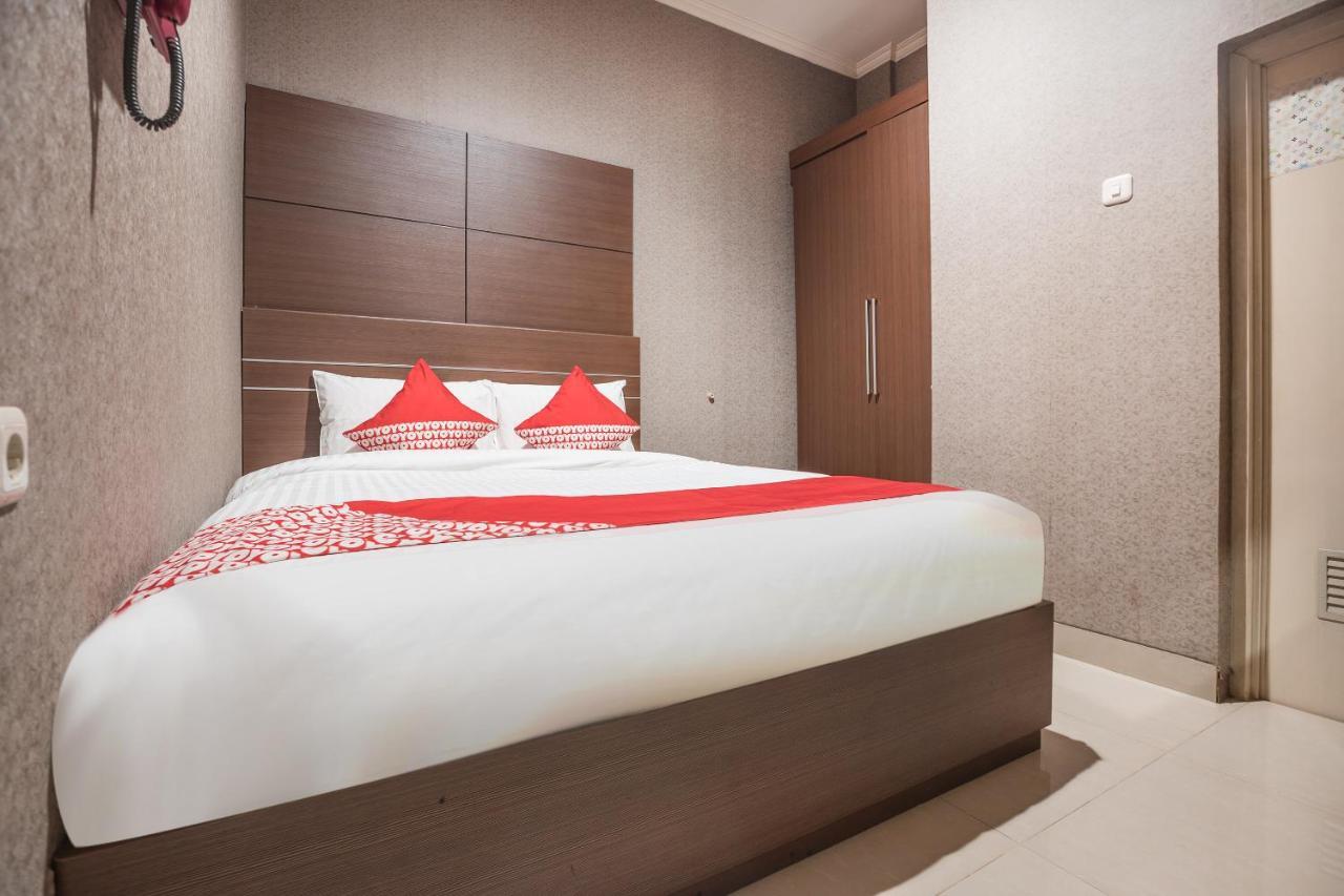 Oyo 383 Env Residence Джакарта Екстер'єр фото