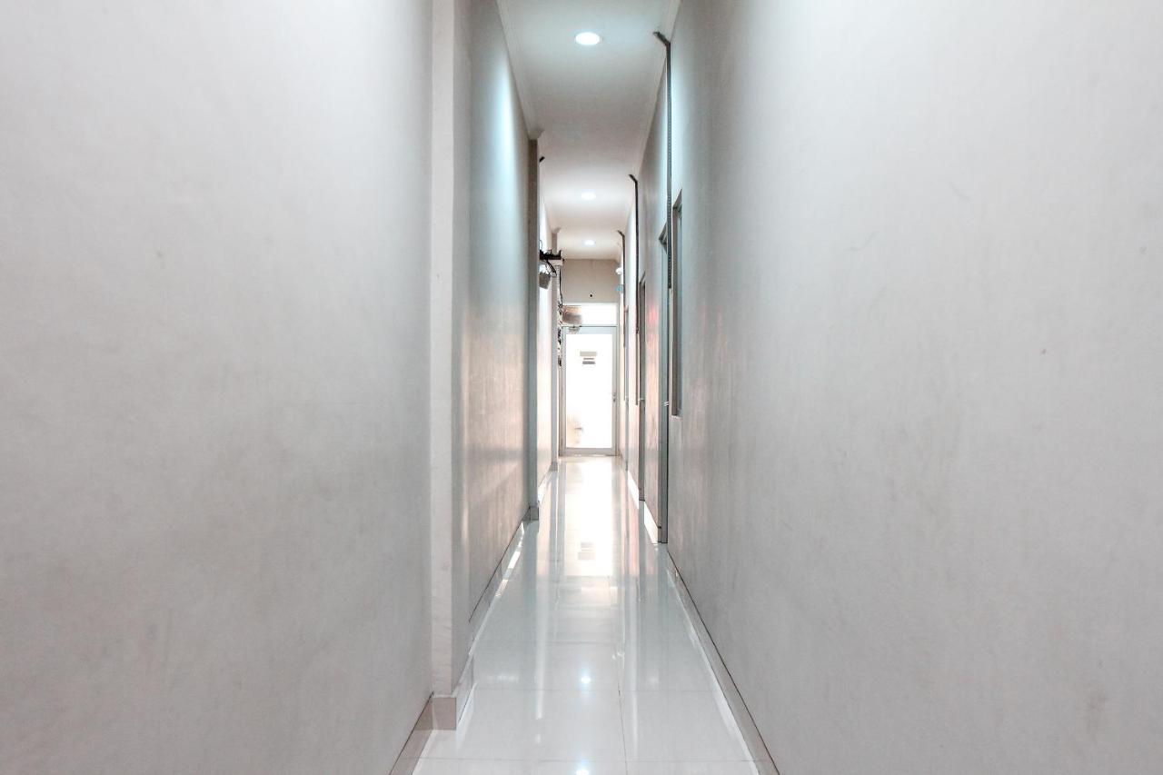 Oyo 383 Env Residence Джакарта Екстер'єр фото