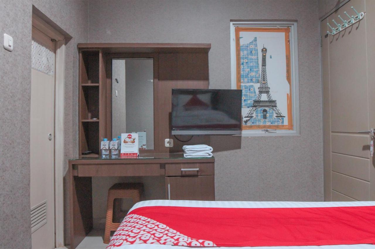 Oyo 383 Env Residence Джакарта Екстер'єр фото