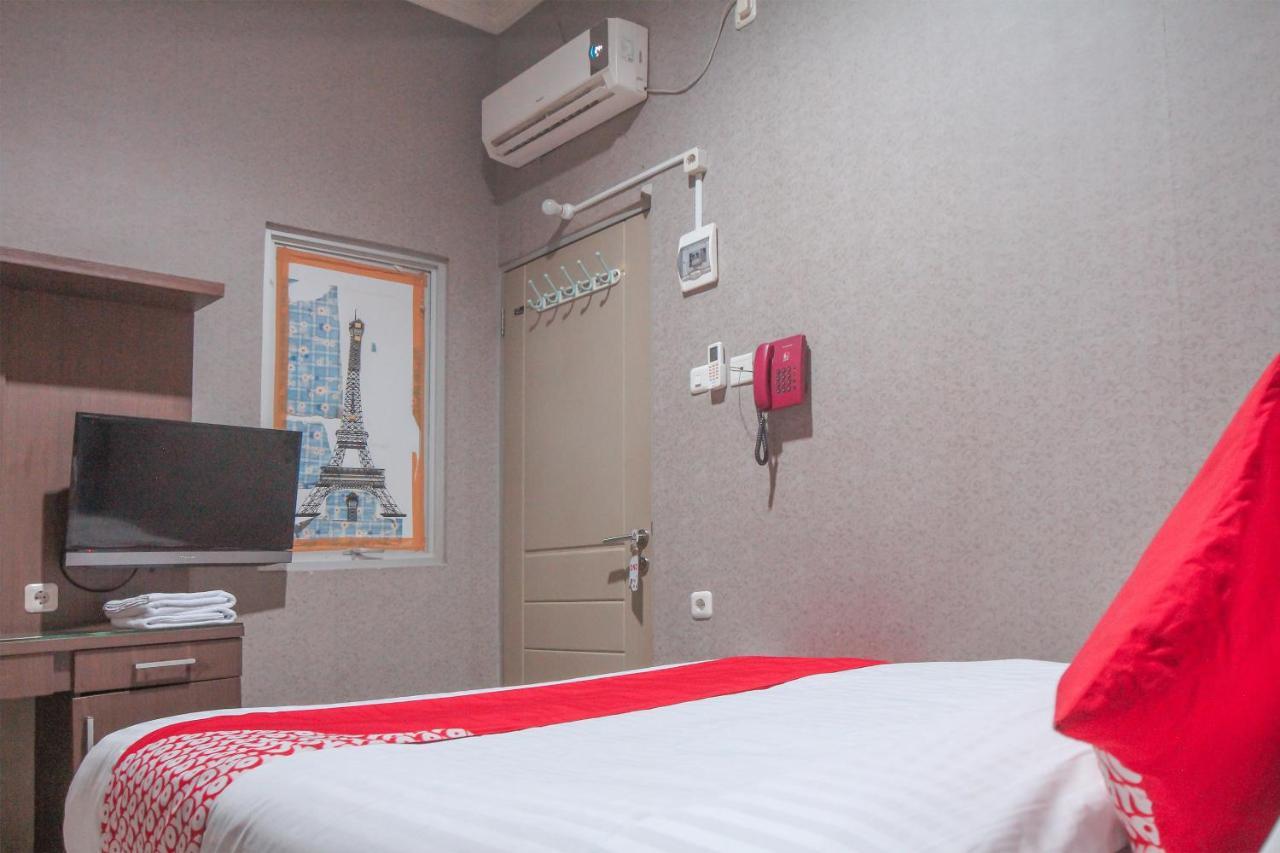 Oyo 383 Env Residence Джакарта Екстер'єр фото