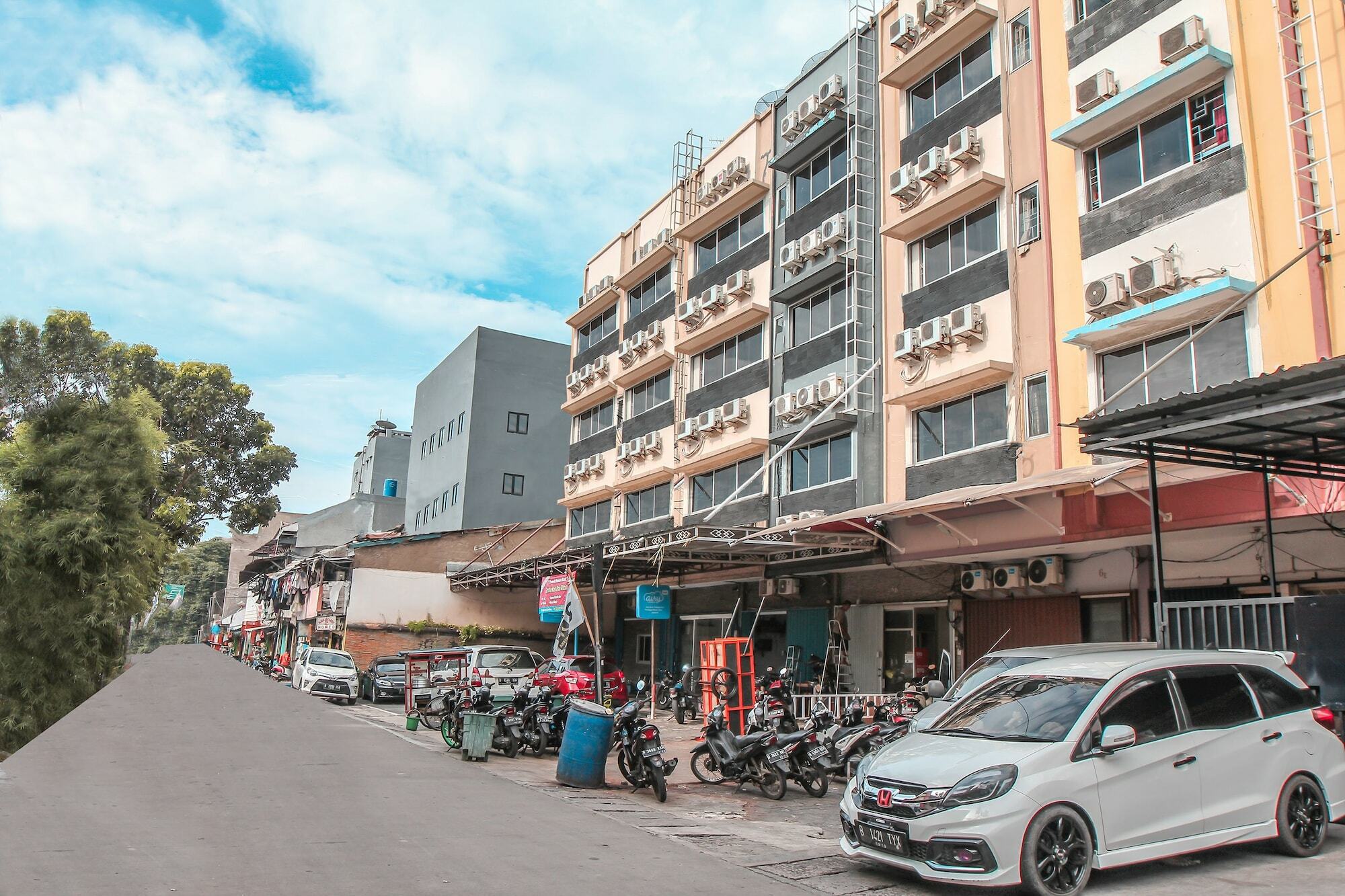 Oyo 383 Env Residence Джакарта Екстер'єр фото